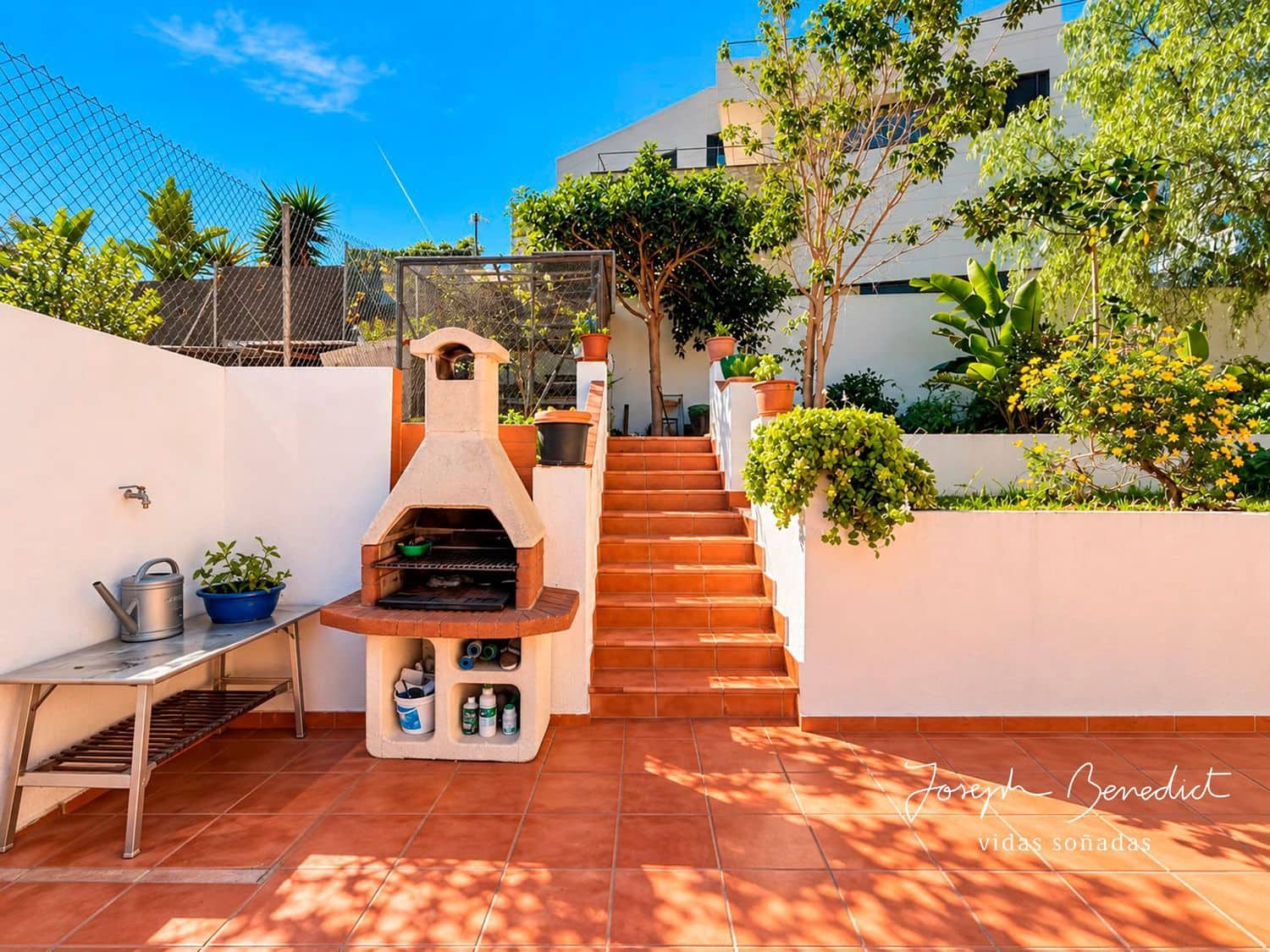 5 bedroom Villa for sale in Castelldefels with pool garage - € 1,360,000 (Ref: 10184123)