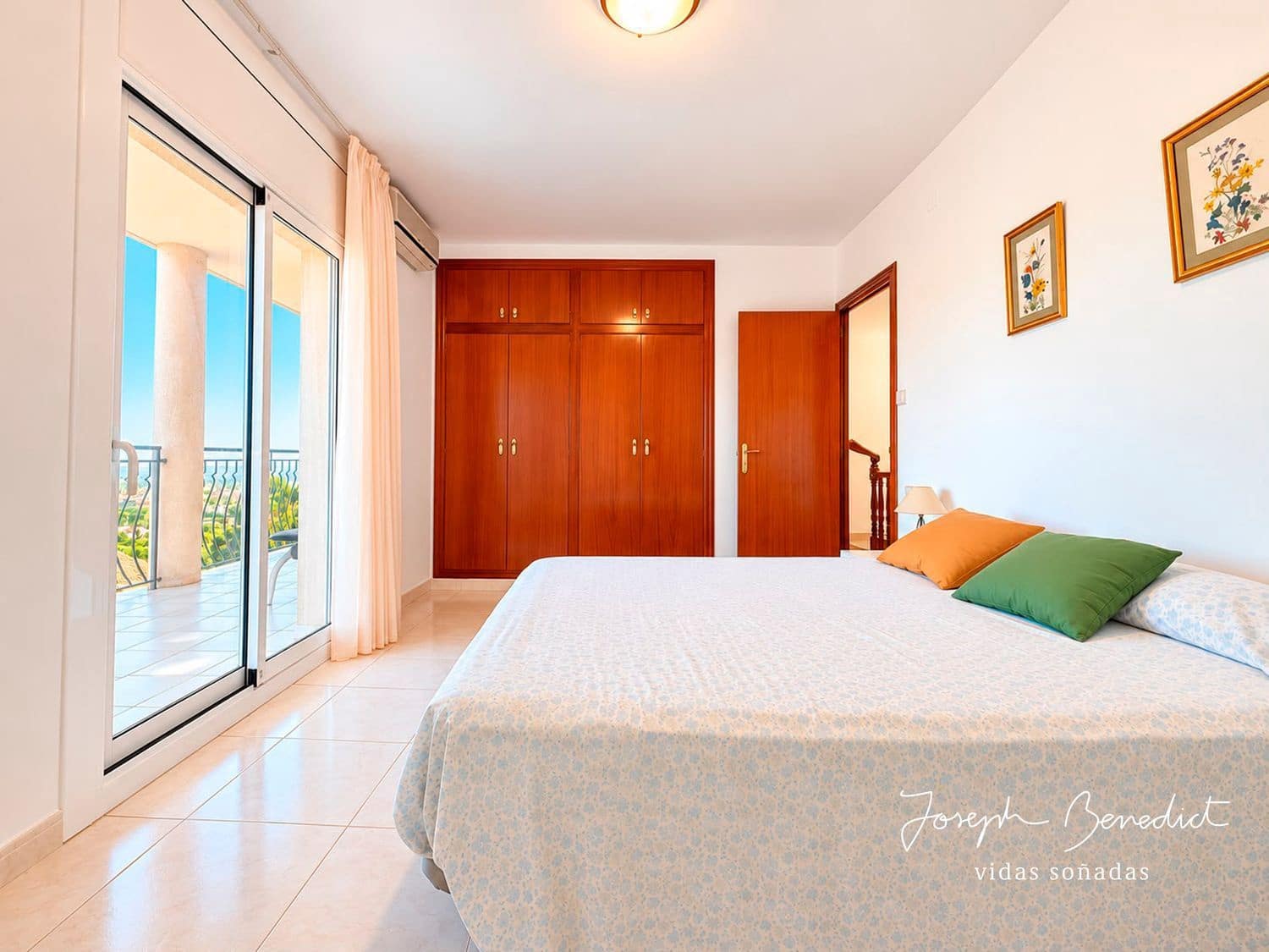 5 bedroom Villa for sale in Castelldefels with pool garage - € 1,360,000 (Ref: 10184123)