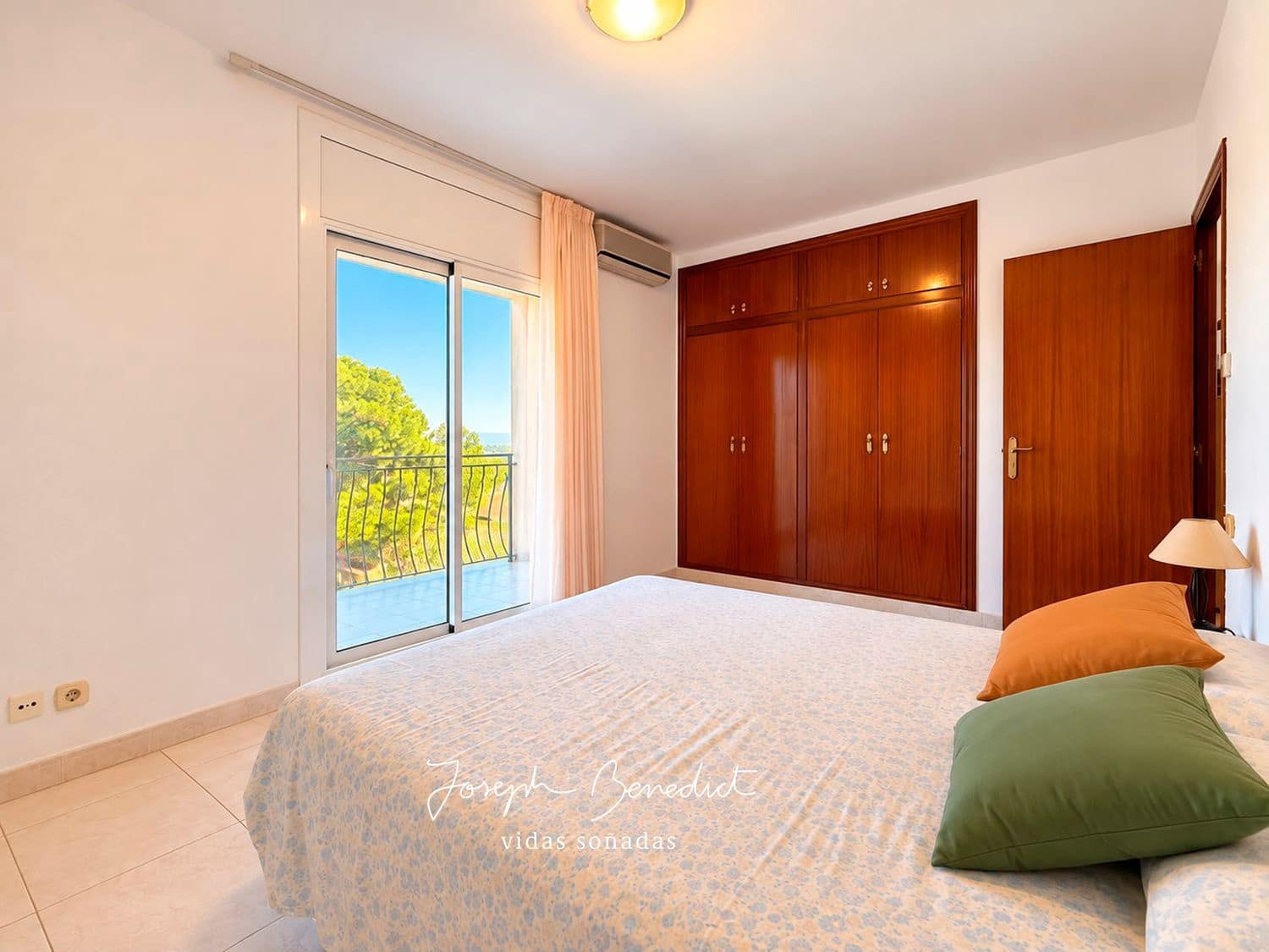 5 bedroom Villa for sale in Castelldefels with pool garage - € 1,360,000 (Ref: 10184123)