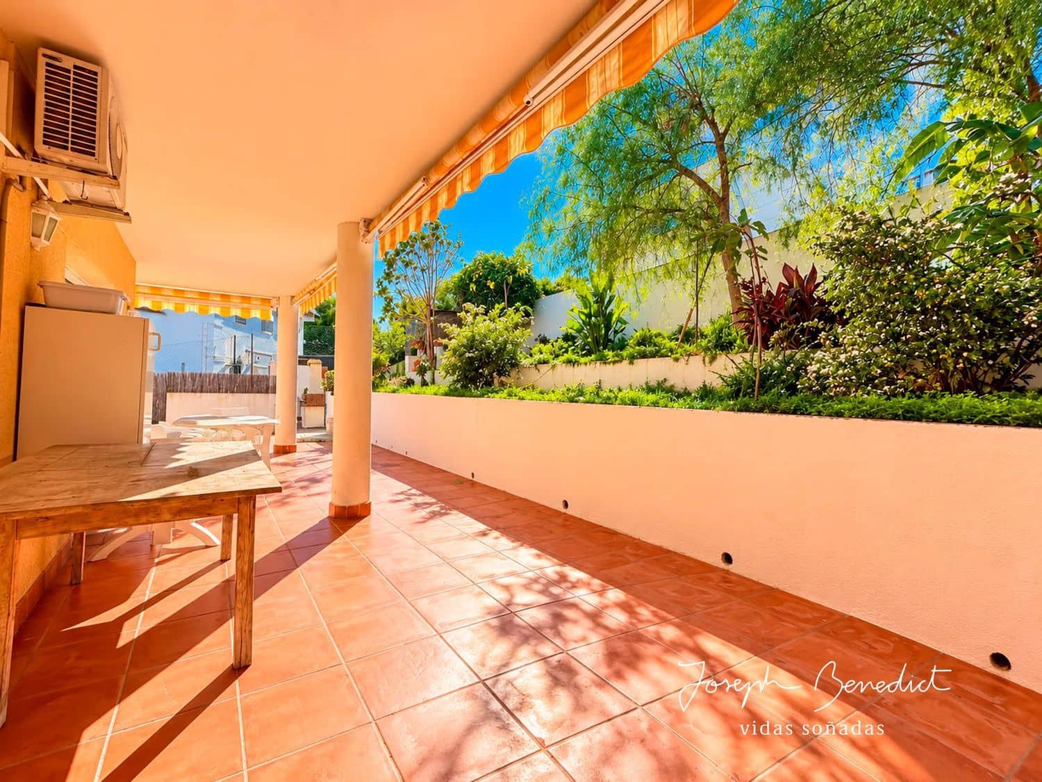 5 bedroom Villa for sale in Castelldefels with pool garage - € 1,360,000 (Ref: 10184123)