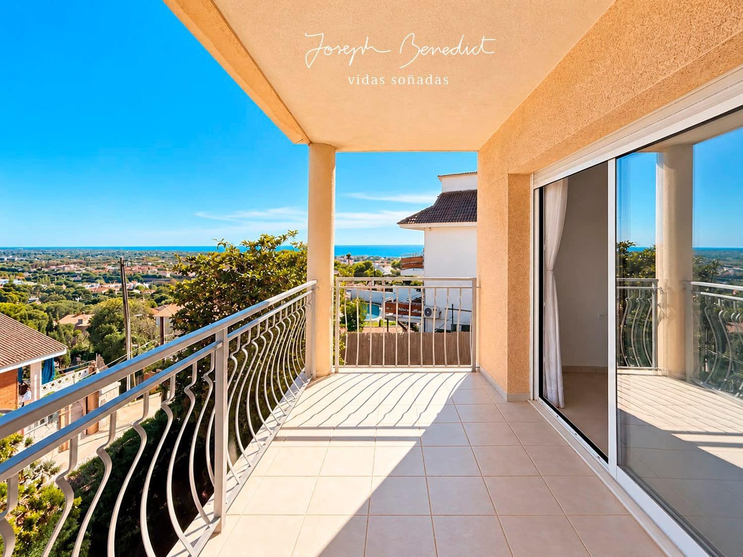 5 bedroom Villa for sale in Castelldefels with pool garage - € 1,360,000 (Ref: 10184123)