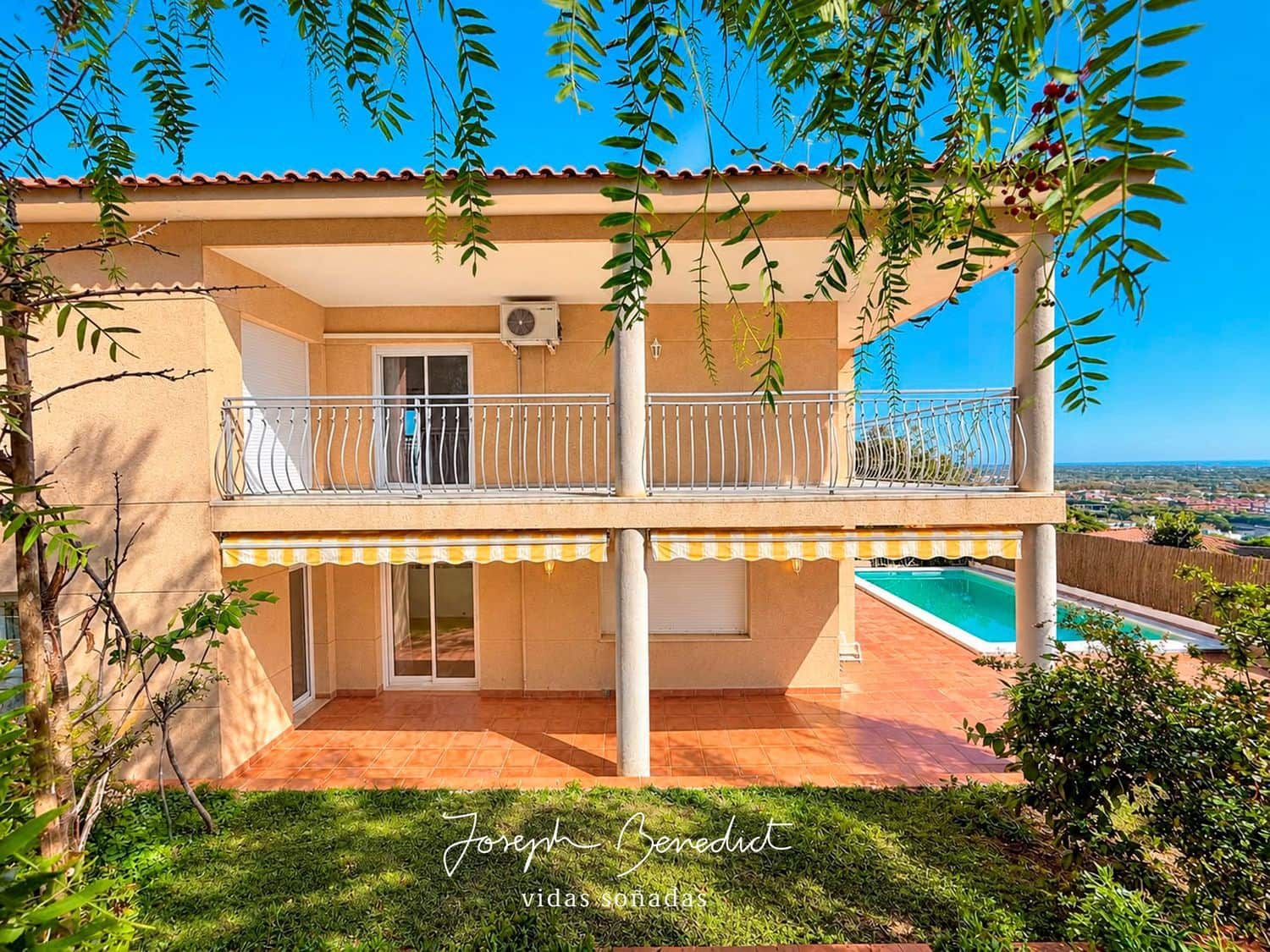 5 bedroom Villa for sale in Castelldefels with pool garage - € 1,360,000 (Ref: 10184123)