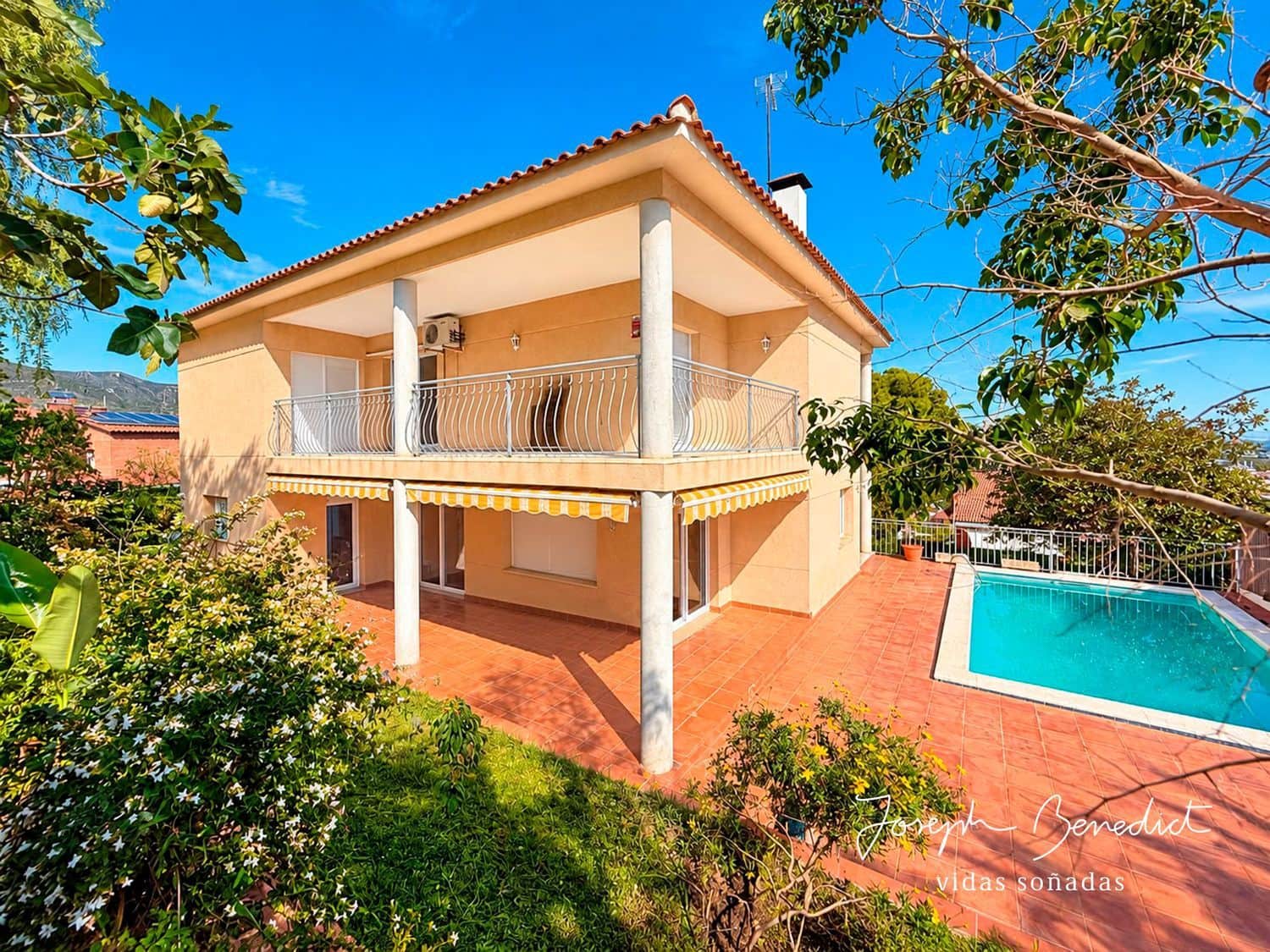 5 bedroom Villa for sale in Castelldefels with pool garage - € 1,360,000 (Ref: 10184123)
