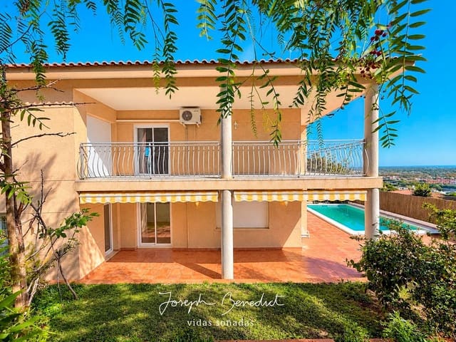 5 bedroom Villa for sale in Castelldefels with pool garage - € 1,360,000 (Ref: 10184123)