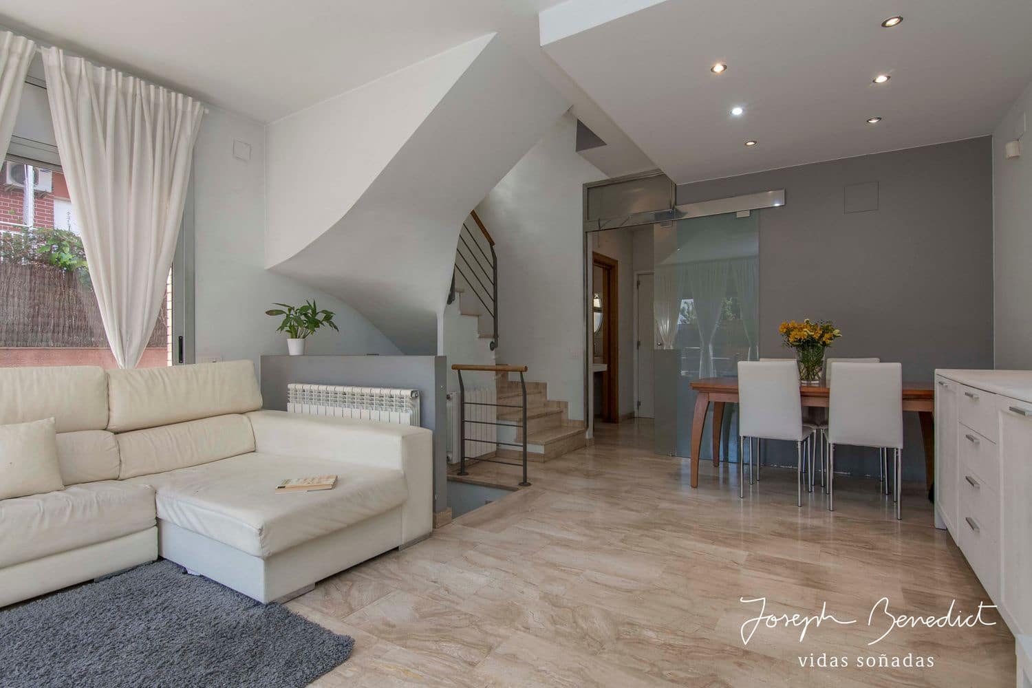 4 makuuhuone Omakotitalo myytävänä paikassa Castelldefels mukana uima-altaan 
autotalli - 850 000 € (Ref: 4557626)