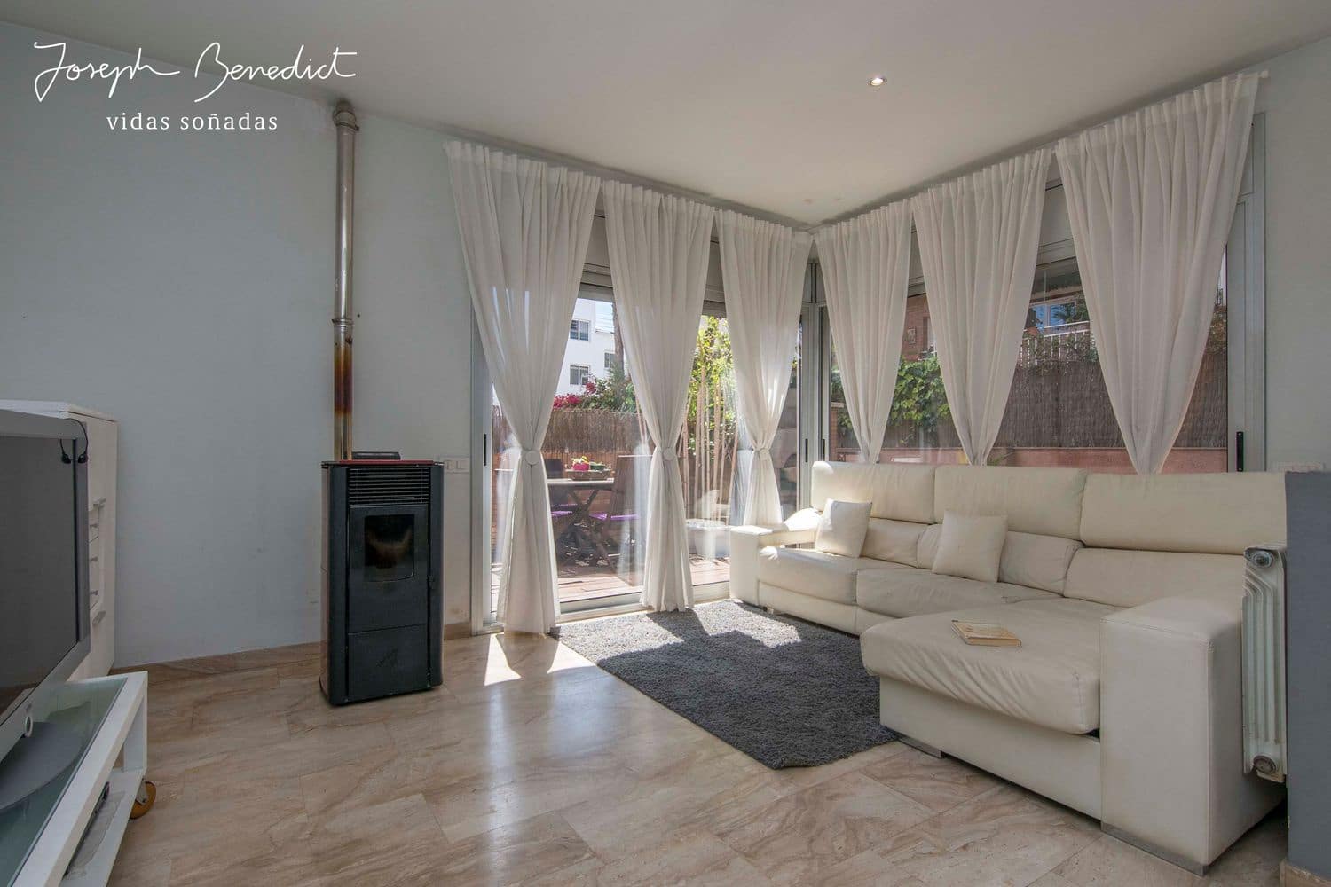 4 makuuhuone Omakotitalo myytävänä paikassa Castelldefels mukana uima-altaan 
autotalli - 850 000 € (Ref: 4557626)