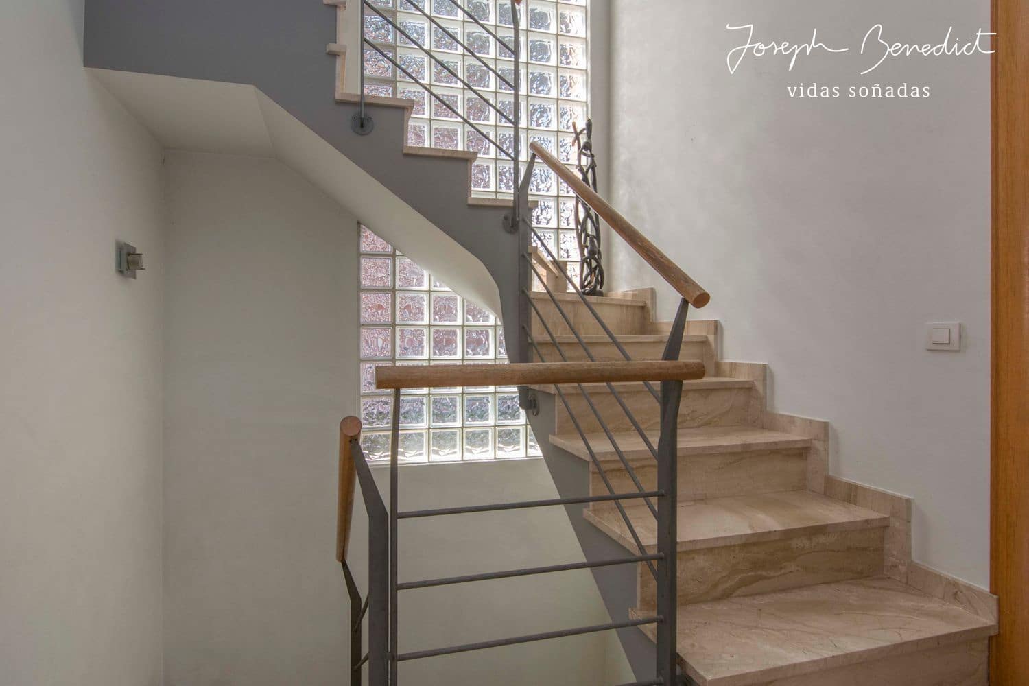 4 makuuhuone Omakotitalo myytävänä paikassa Castelldefels mukana uima-altaan 
autotalli - 850 000 € (Ref: 4557626)