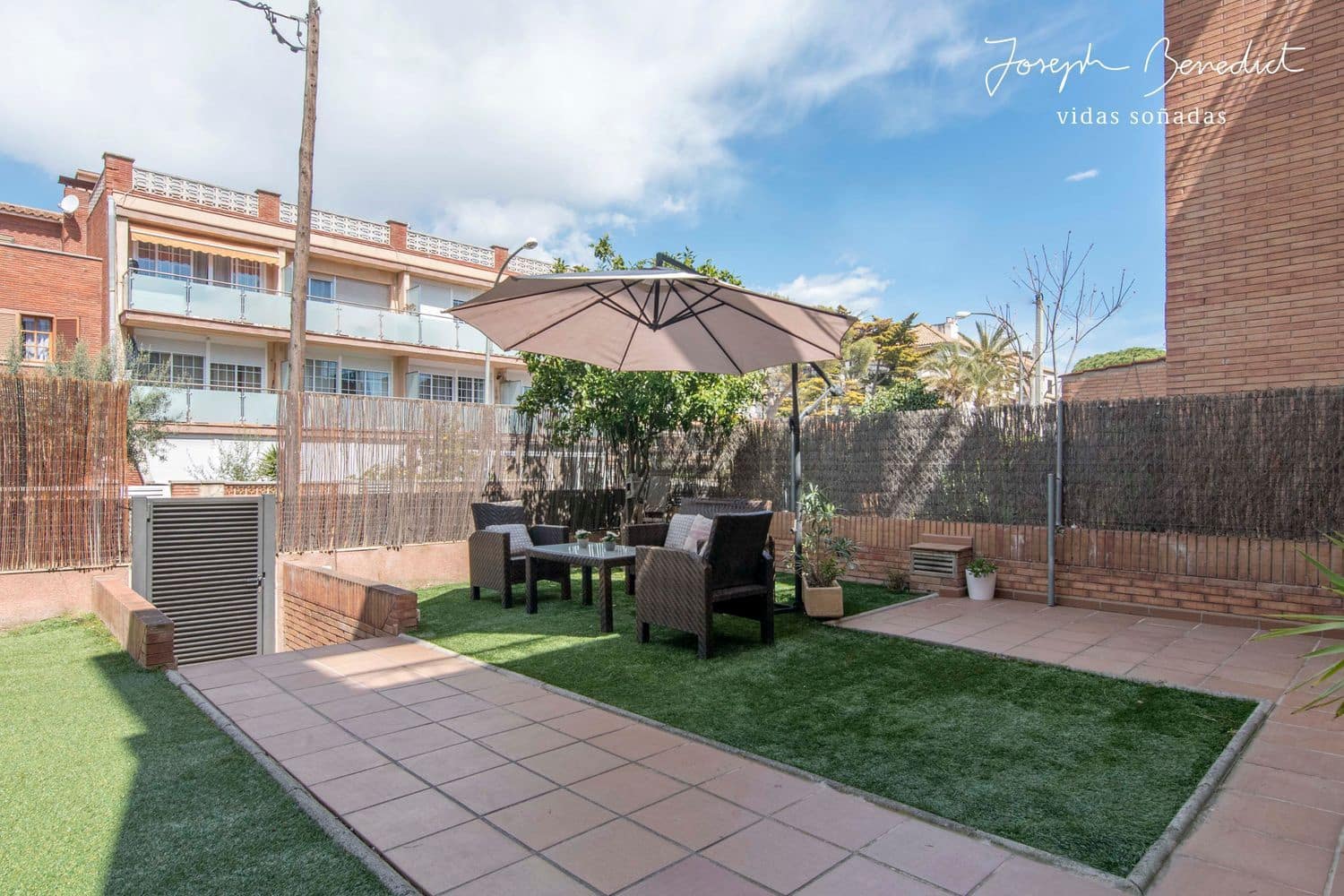 4 makuuhuone Omakotitalo myytävänä paikassa Castelldefels mukana uima-altaan 
autotalli - 850 000 € (Ref: 4557626)