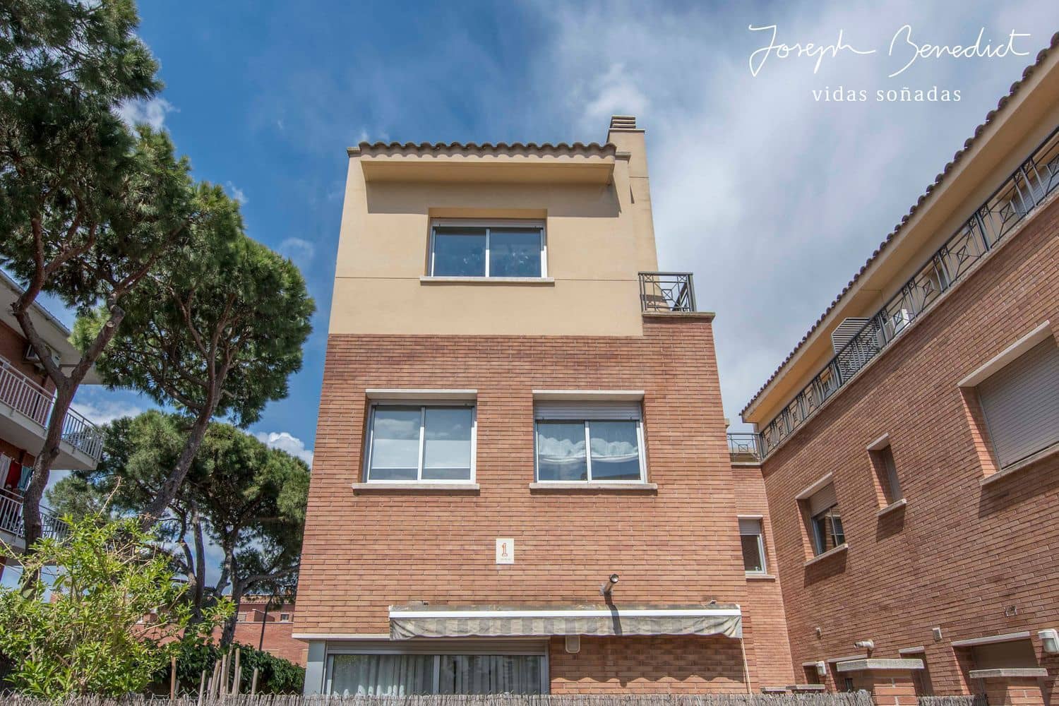 4 makuuhuone Omakotitalo myytävänä paikassa Castelldefels mukana uima-altaan 
autotalli - 850 000 € (Ref: 4557626)