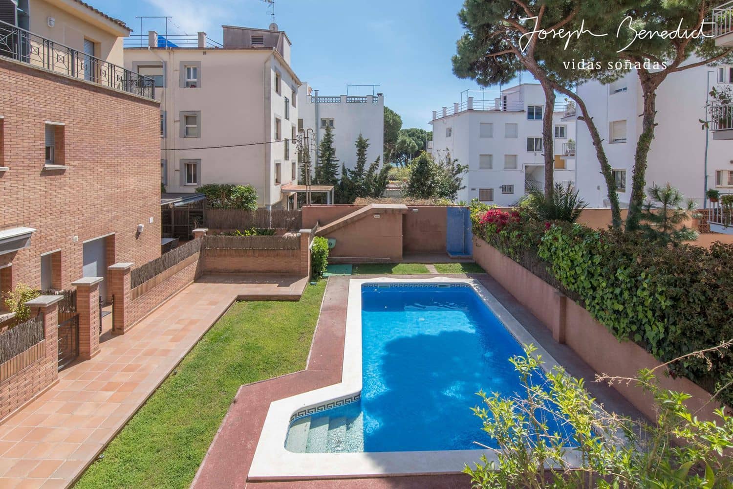 4 makuuhuone Omakotitalo myytävänä paikassa Castelldefels mukana uima-altaan 
autotalli - 850 000 € (Ref: 4557626)