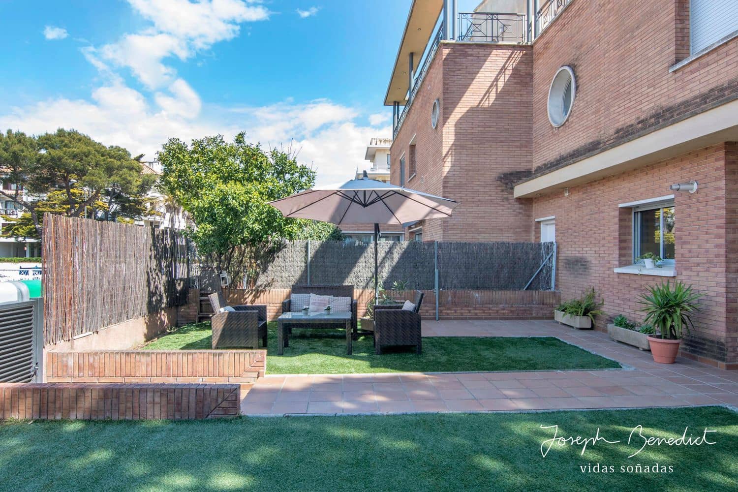 4 makuuhuone Omakotitalo myytävänä paikassa Castelldefels mukana uima-altaan 
autotalli - 850 000 € (Ref: 4557626)