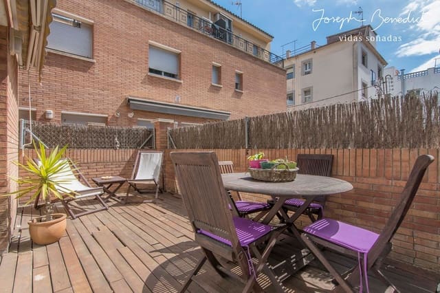 4 bedroom Townhouse for sale in Castelldefels with pool garage - € 850,000 (Ref: 4557626)