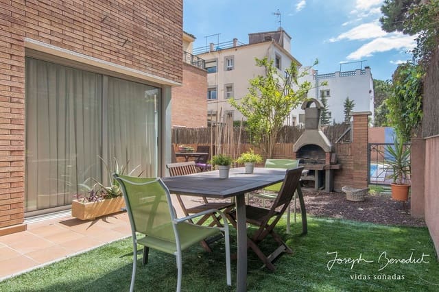 4 bedroom Townhouse for sale in Castelldefels with pool garage - € 850,000 (Ref: 4557626)