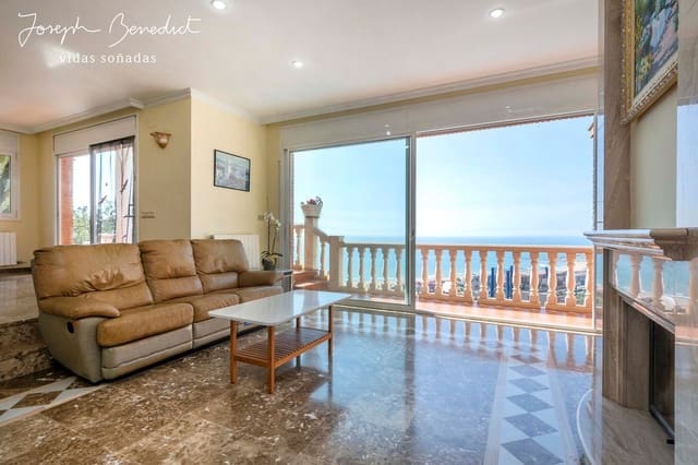 Chalet de 6 habitaciones en Les Botigues de Sitges, Sitges en venta con piscina garaje - 1.390.000 € (Ref: 5991178)