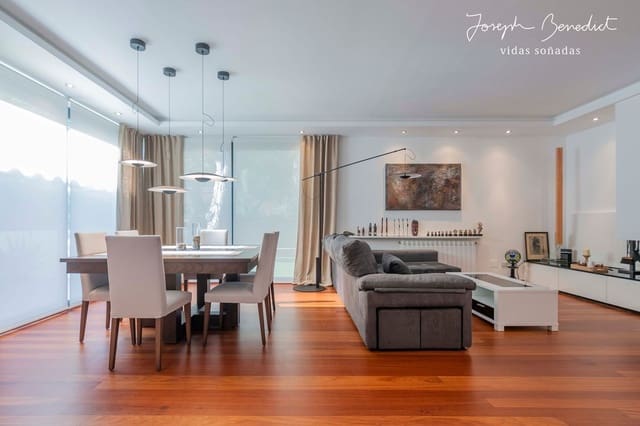 3 bedroom Villa for sale in Castelldefels with pool garage - € 1,299,000 (Ref: 6820132)