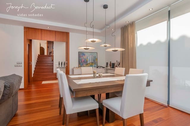 3 bedroom Villa for sale in Castelldefels with pool garage - € 1,299,000 (Ref: 6820132)