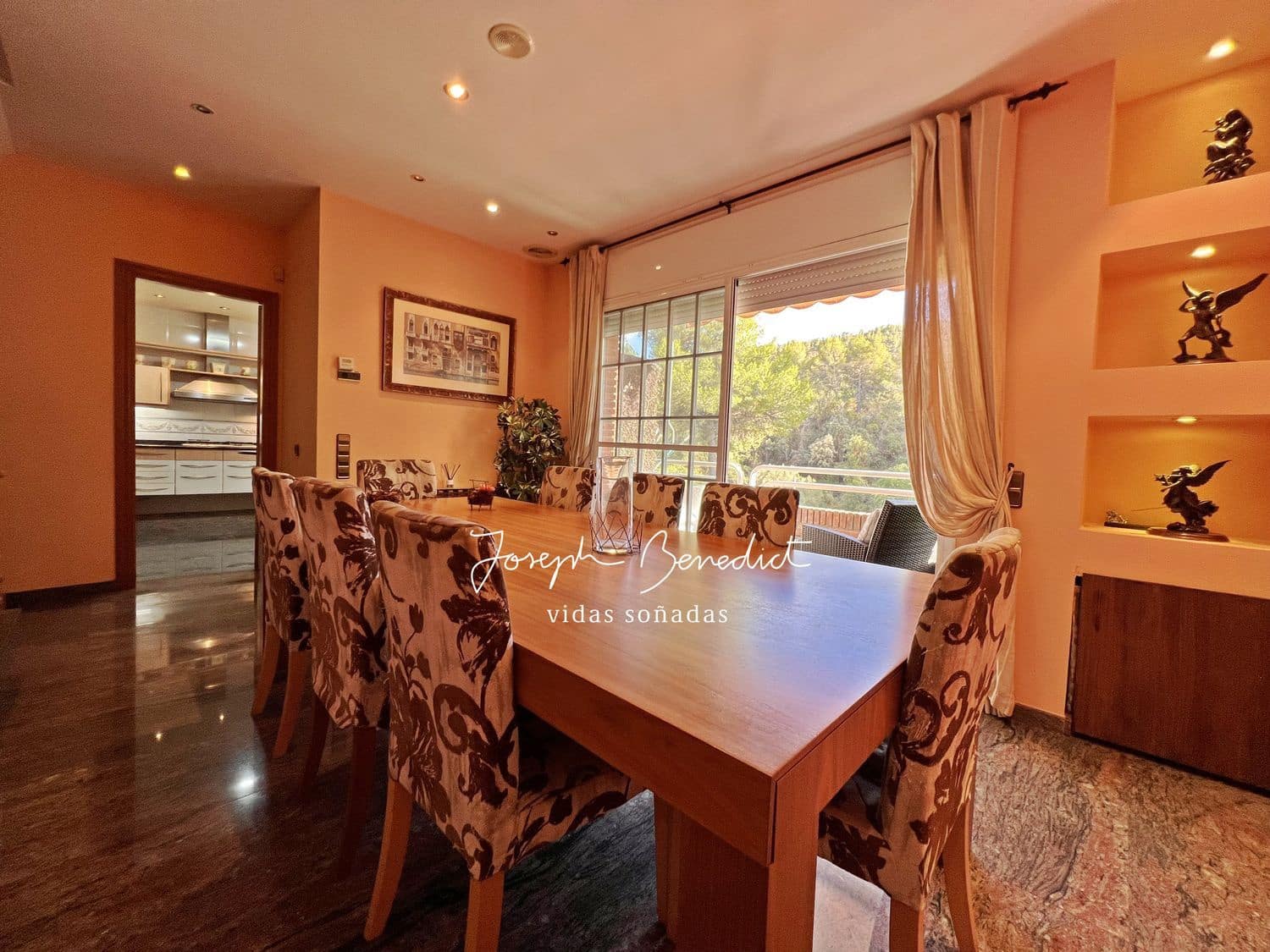 7 soveværelse Byhus til salg i Gava med swimmingpool garage - € 995.000 (Ref: 7734054)