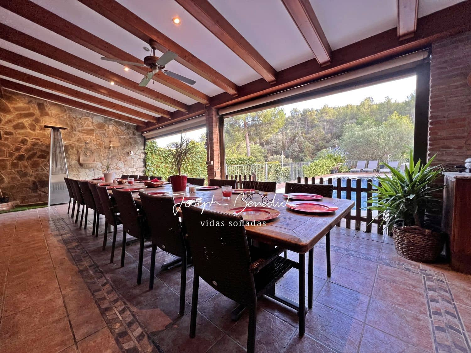 7 soveværelse Byhus til salg i Gava med swimmingpool garage - € 995.000 (Ref: 7734054)