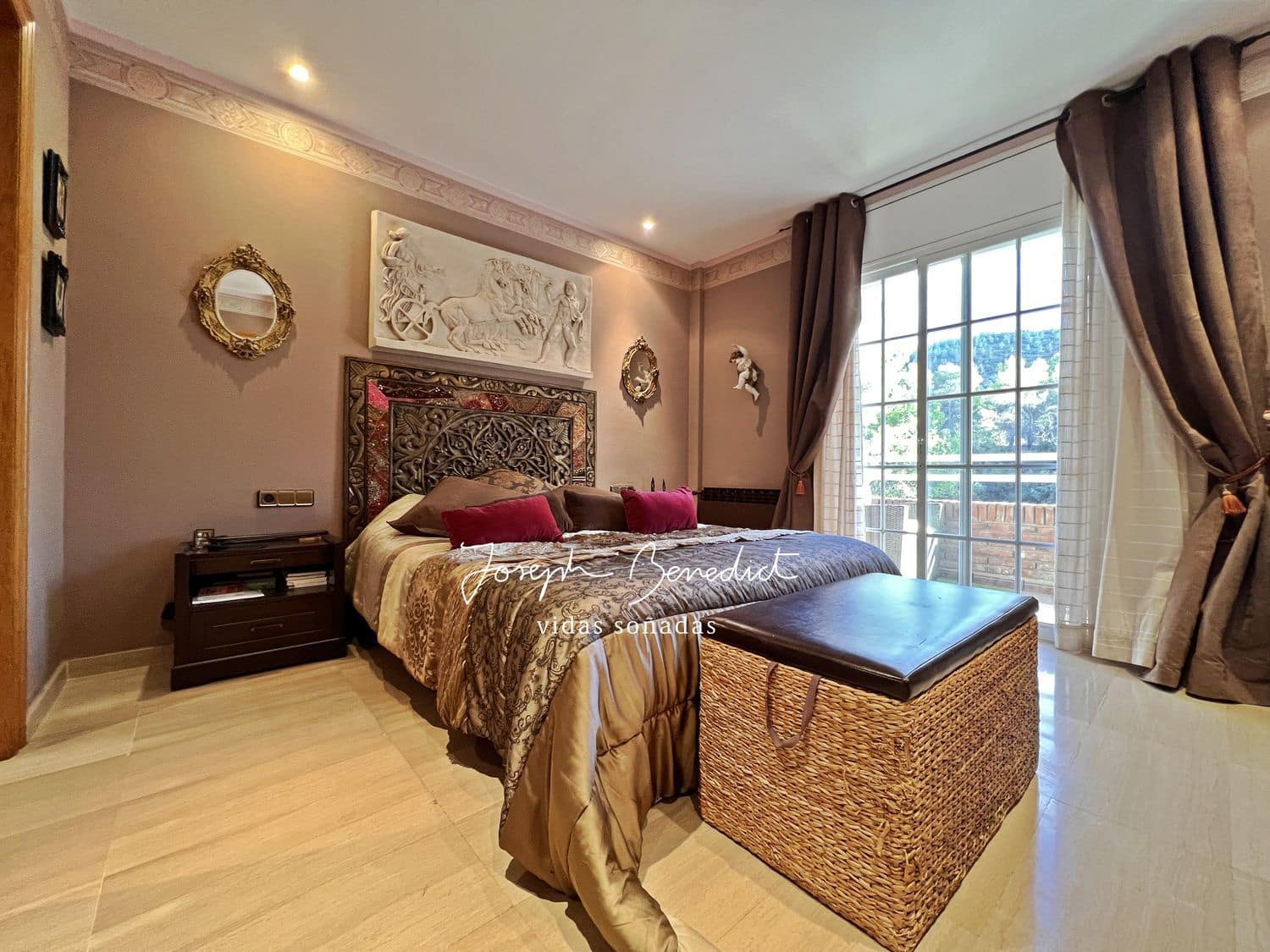 7 soveværelse Byhus til salg i Gava med swimmingpool garage - € 995.000 (Ref: 7734054)