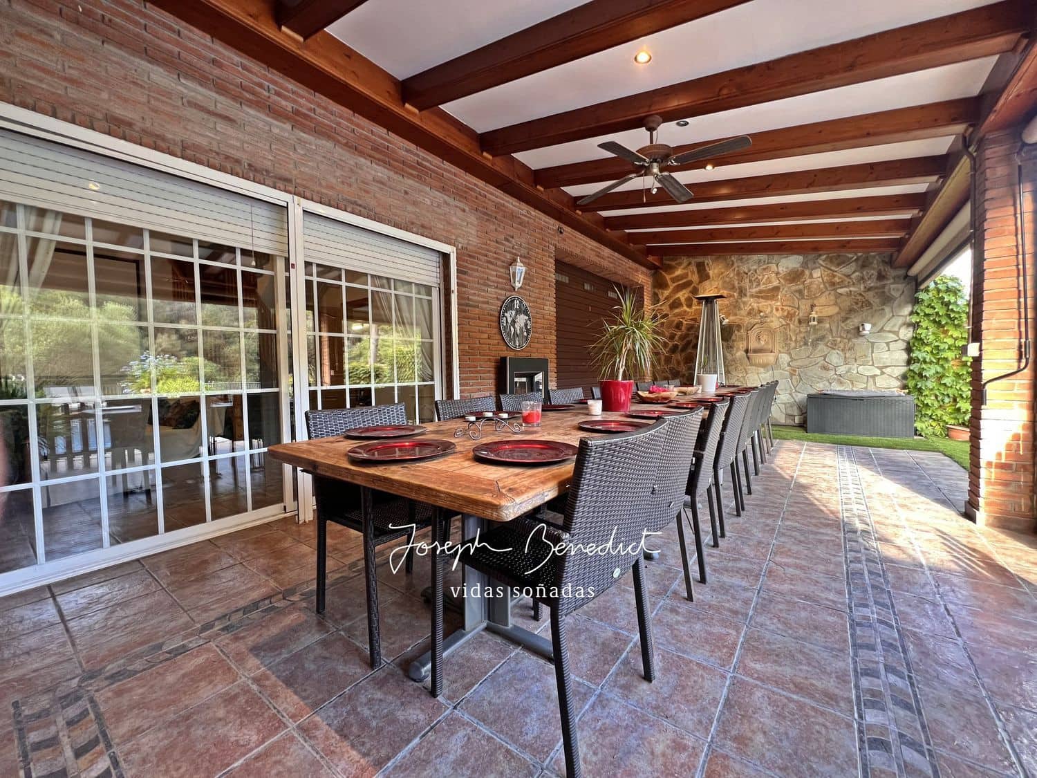 7 soveværelse Byhus til salg i Gava med swimmingpool garage - € 995.000 (Ref: 7734054)