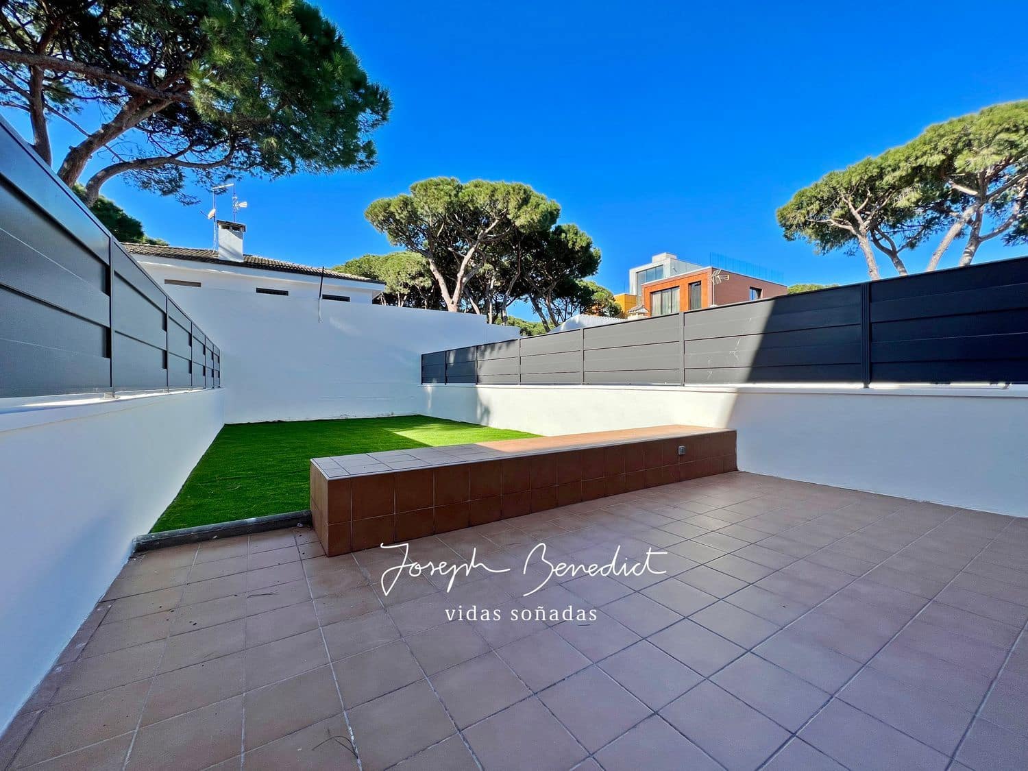 3 soveværelse Byhus til salg i Castelldefels med swimmingpool garage - € 940.000 (Ref: 8376708)