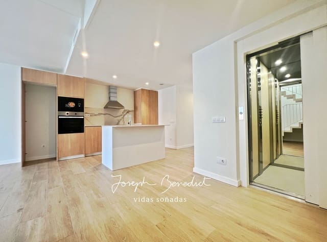 Apartamento de 4 habitaciones en Castelldefels en alquiler con garaje - 2.100 € (Ref: 8667901)