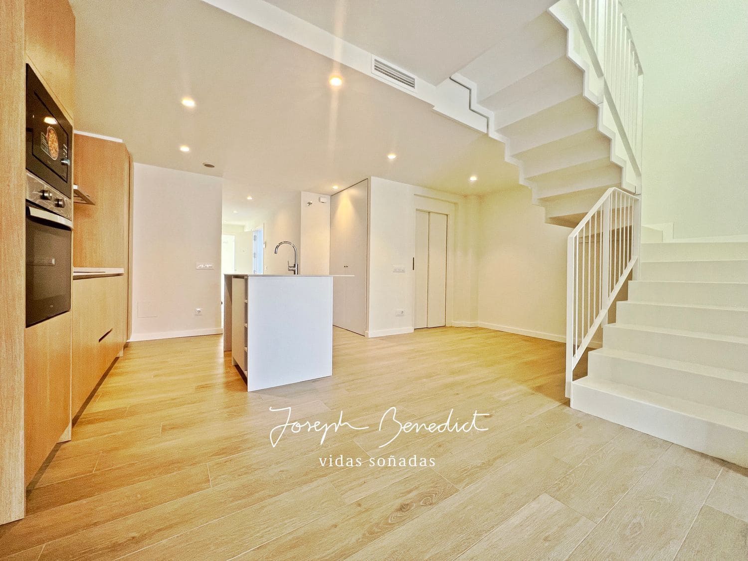 Apartamento de 4 habitaciones en Castelldefels en alquiler con garaje - 2.100 € (Ref: 8667901)