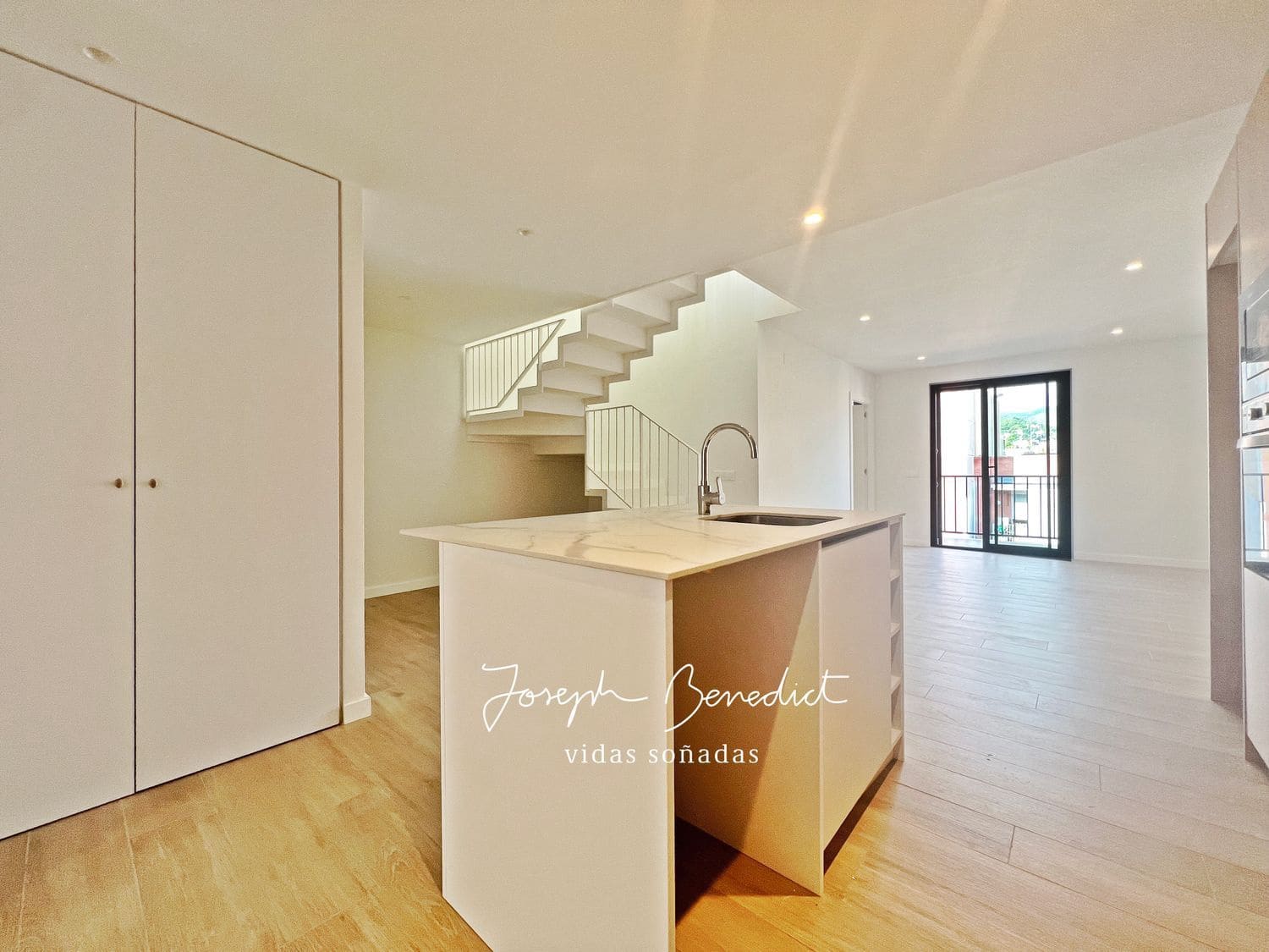 Apartamento de 4 habitaciones en Castelldefels en alquiler con garaje - 2.100 € (Ref: 8667901)