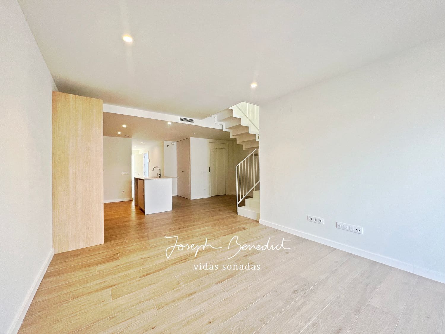 Apartamento de 4 habitaciones en Castelldefels en alquiler con garaje - 2.100 € (Ref: 8667901)