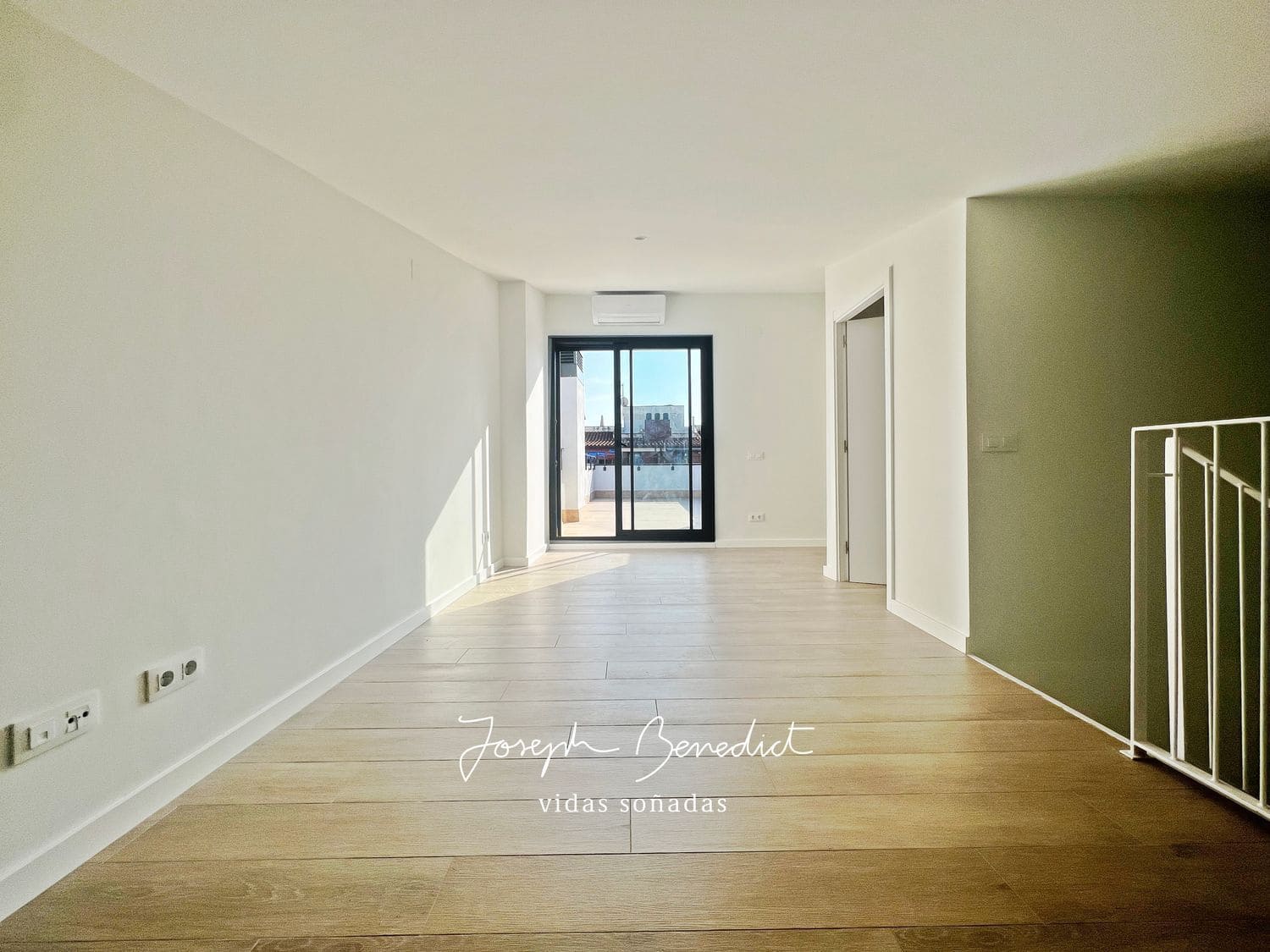 Apartamento de 4 habitaciones en Castelldefels en alquiler con garaje - 2.100 € (Ref: 8667901)