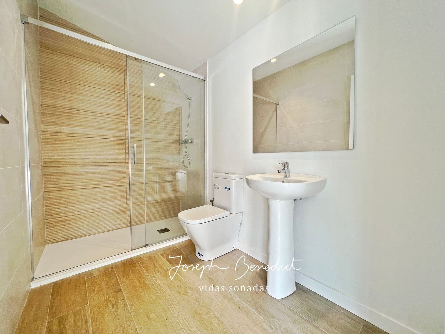 Apartamento de 4 habitaciones en Castelldefels en alquiler con garaje - 2.100 € (Ref: 8667901)