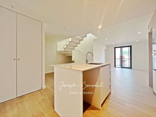 Apartamento de 4 habitaciones en Castelldefels en alquiler con garaje - 2.100 € (Ref: 8667901)