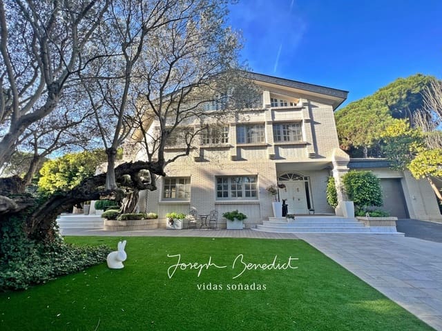 7 bedroom Villa for sale in Castelldefels with pool garage - € 4,750,000 (Ref: 8701547)