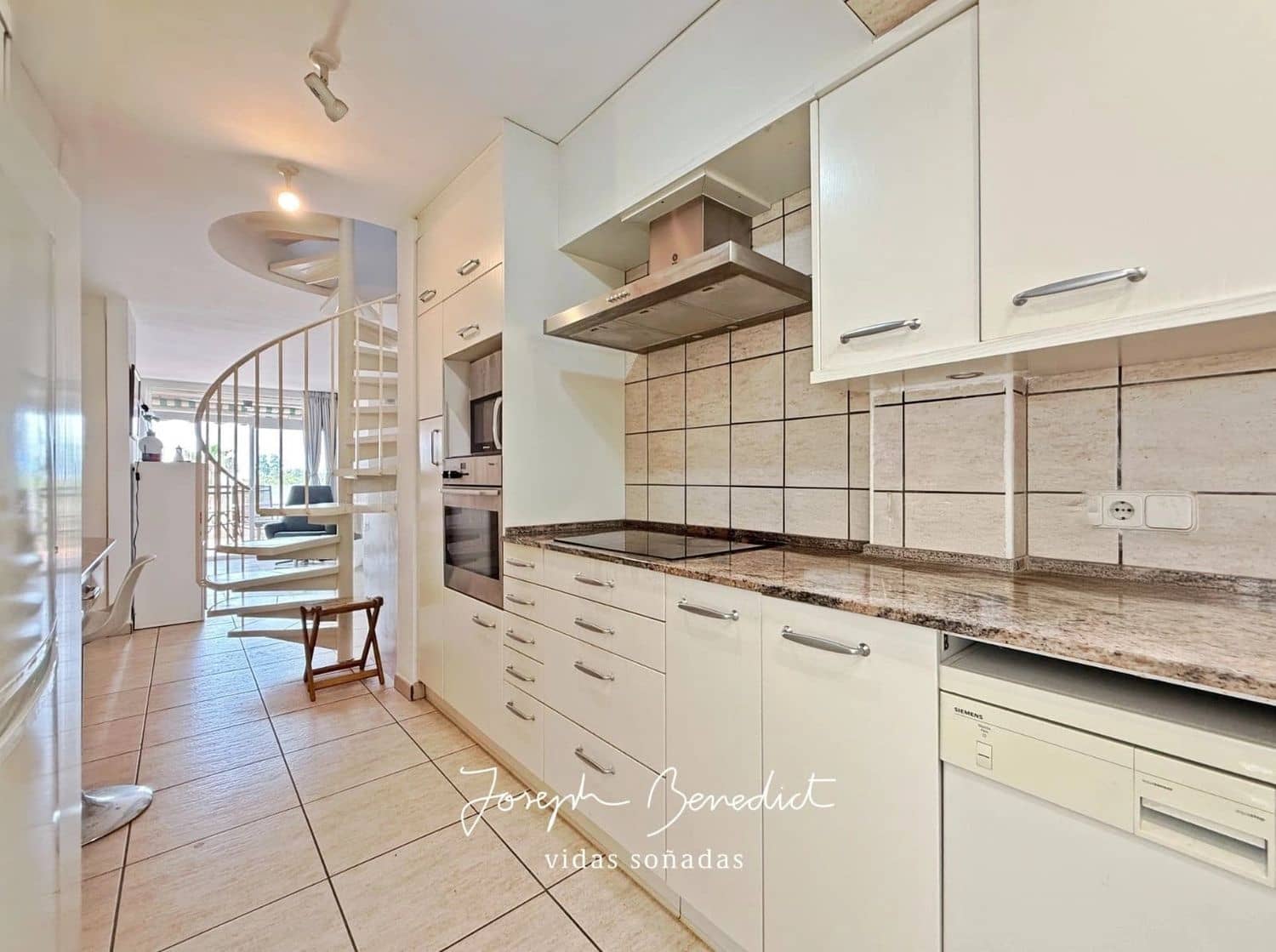 3 bedroom Apartment for sale in Castelldefels with pool - € 550,000 (Ref: 9006800)