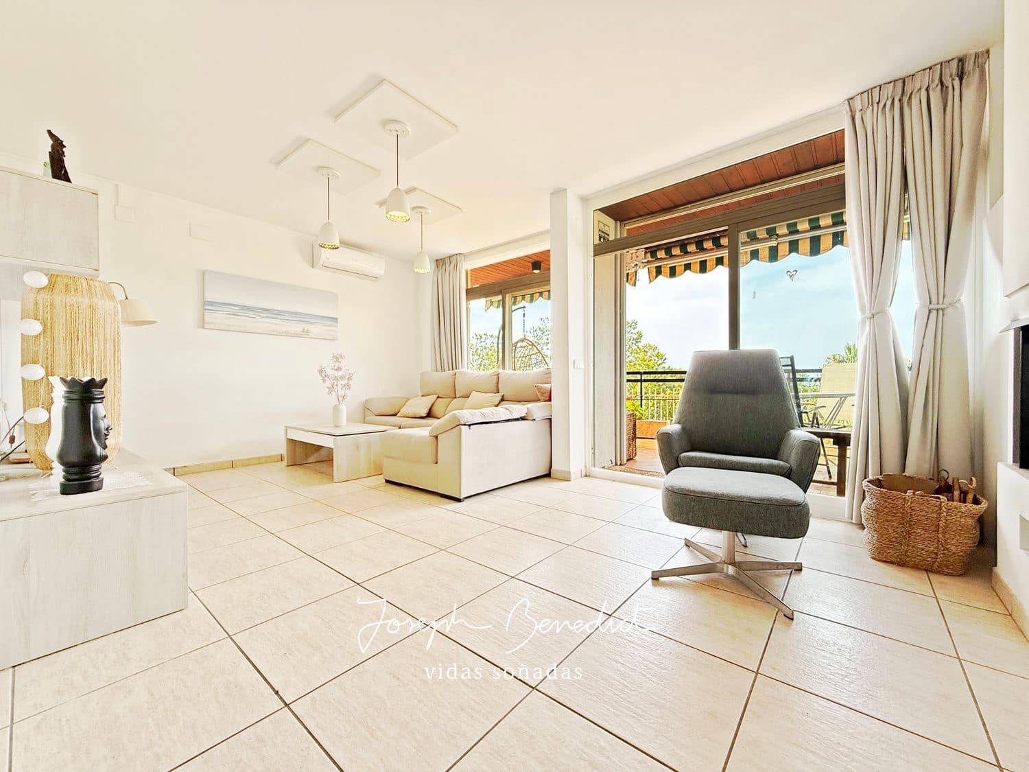 3 bedroom Apartment for sale in Castelldefels with pool - € 550,000 (Ref: 9006800)