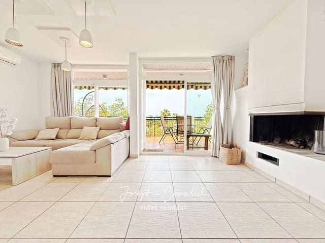 3 bedroom Apartment for sale in Castelldefels with pool - € 550,000 (Ref: 9006800)