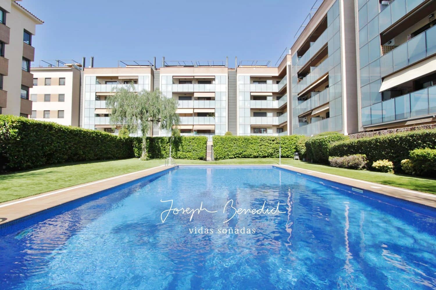 3 sypialnia Apartament na sprzedaż w Castelldefels z basenem garażem - 675 000 € (Ref: 9012010)