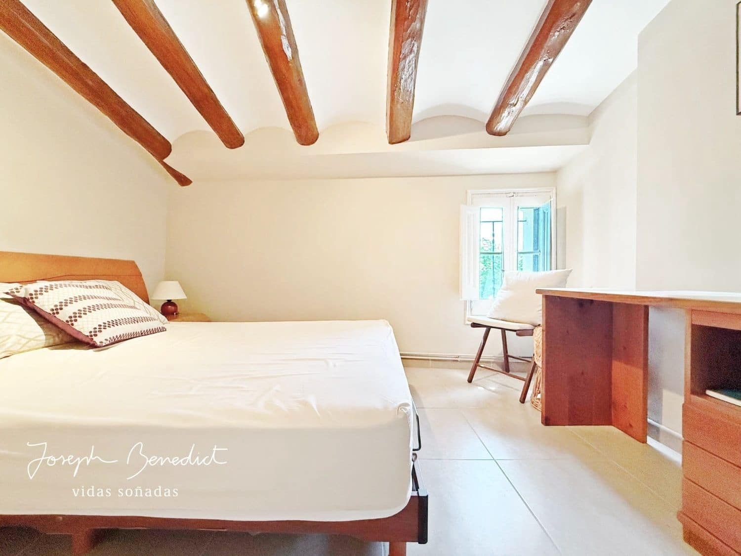 10 bedroom Townhouse for sale in Sant Quinti de Mediona with garage - € 400,000 (Ref: 9095059)