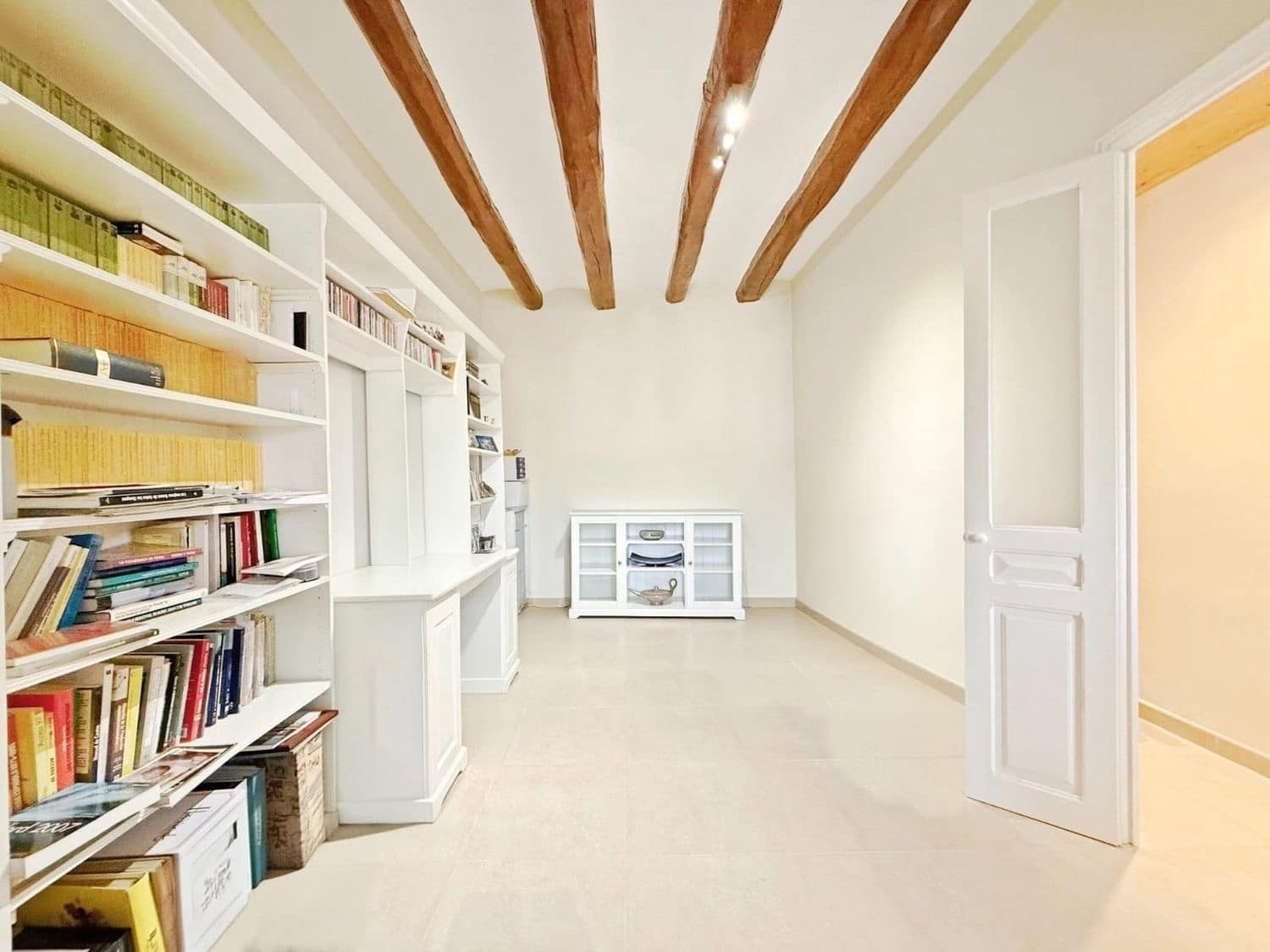 10 bedroom Townhouse for sale in Sant Quinti de Mediona with garage - € 400,000 (Ref: 9095059)