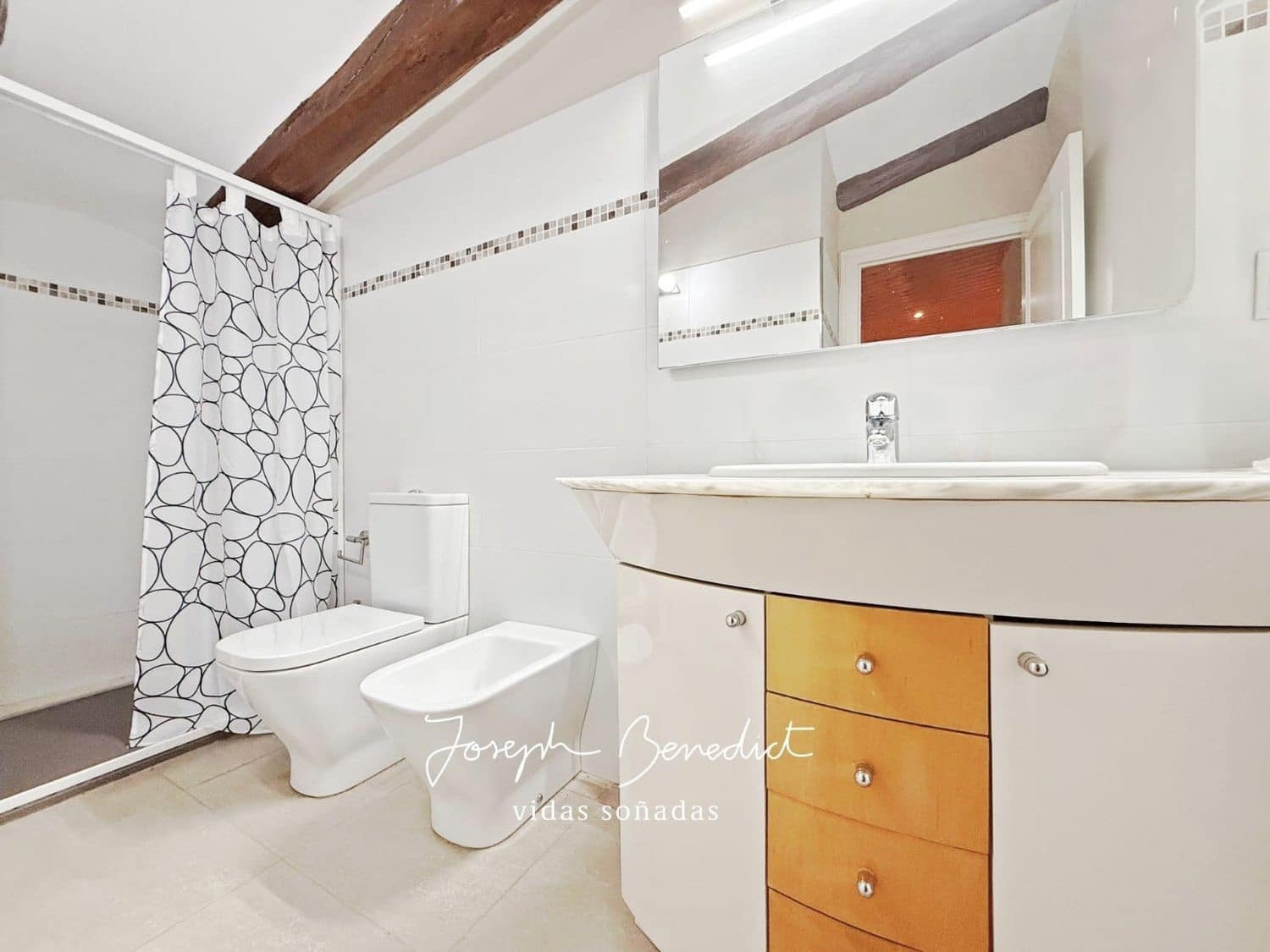 10 bedroom Townhouse for sale in Sant Quinti de Mediona with garage - € 400,000 (Ref: 9095059)