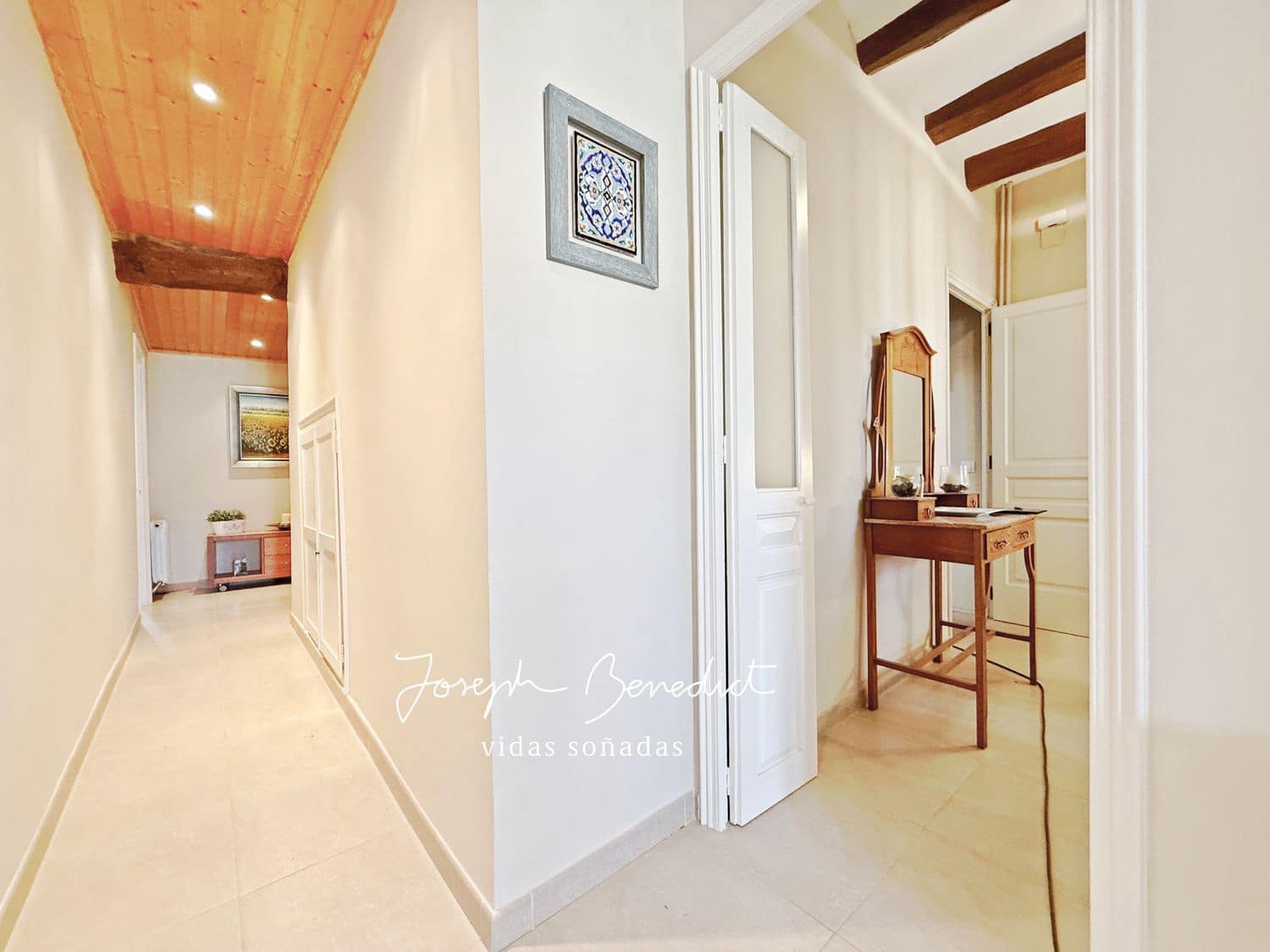 10 bedroom Townhouse for sale in Sant Quinti de Mediona with garage - € 400,000 (Ref: 9095059)