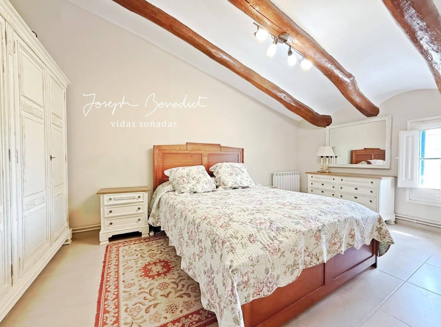 10 bedroom Townhouse for sale in Sant Quinti de Mediona with garage - € 400,000 (Ref: 9095059)