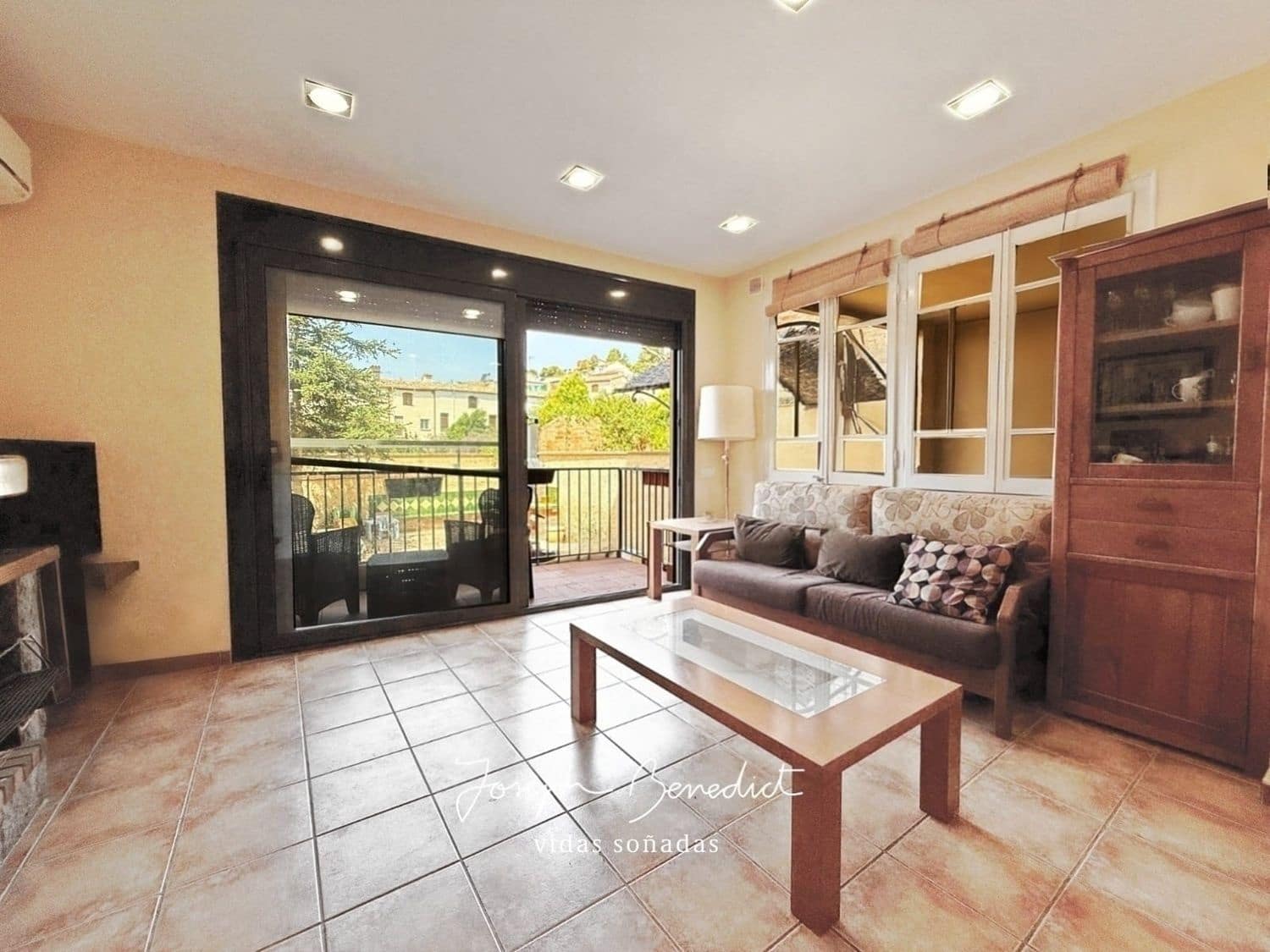 10 bedroom Townhouse for sale in Sant Quinti de Mediona with garage - € 400,000 (Ref: 9095059)