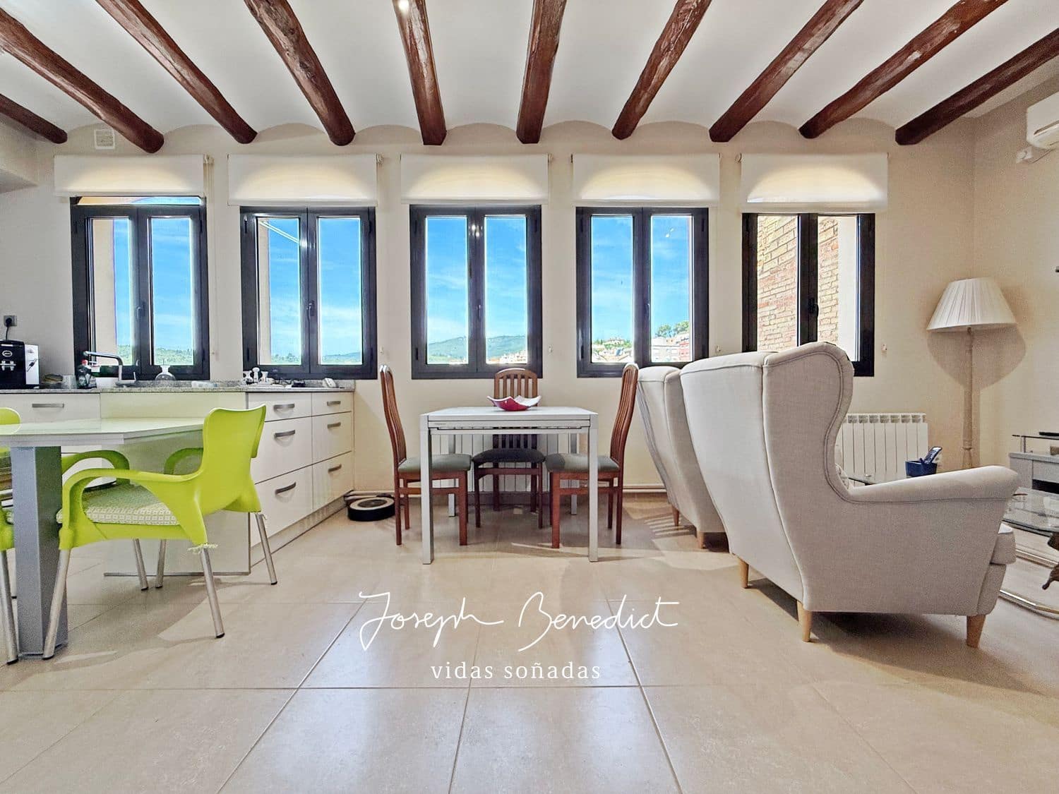 10 bedroom Townhouse for sale in Sant Quinti de Mediona with garage - € 400,000 (Ref: 9095059)