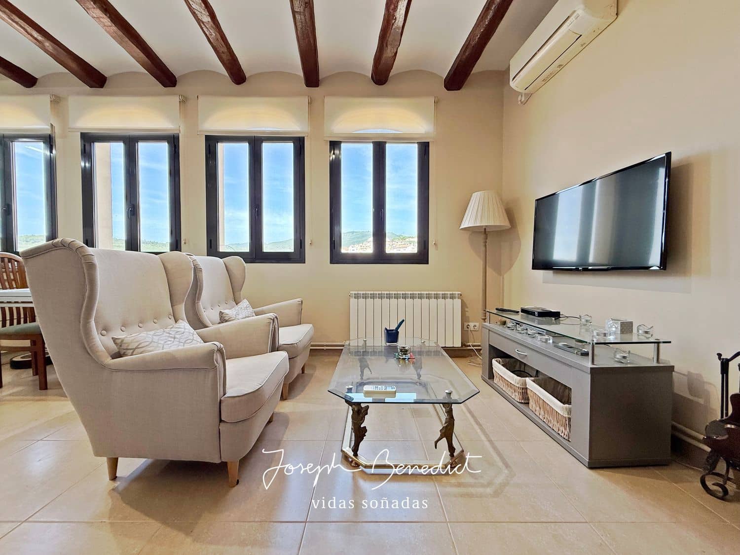 10 bedroom Townhouse for sale in Sant Quinti de Mediona with garage - € 400,000 (Ref: 9095059)