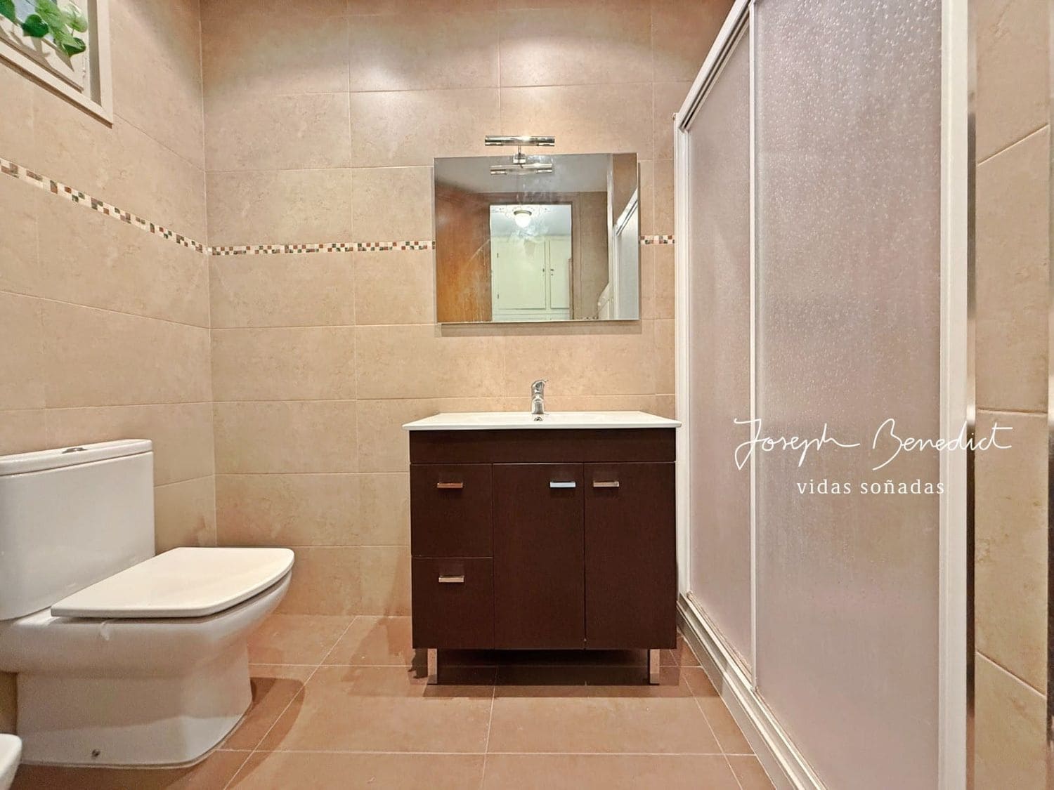 10 bedroom Townhouse for sale in Sant Quinti de Mediona with garage - € 400,000 (Ref: 9095059)