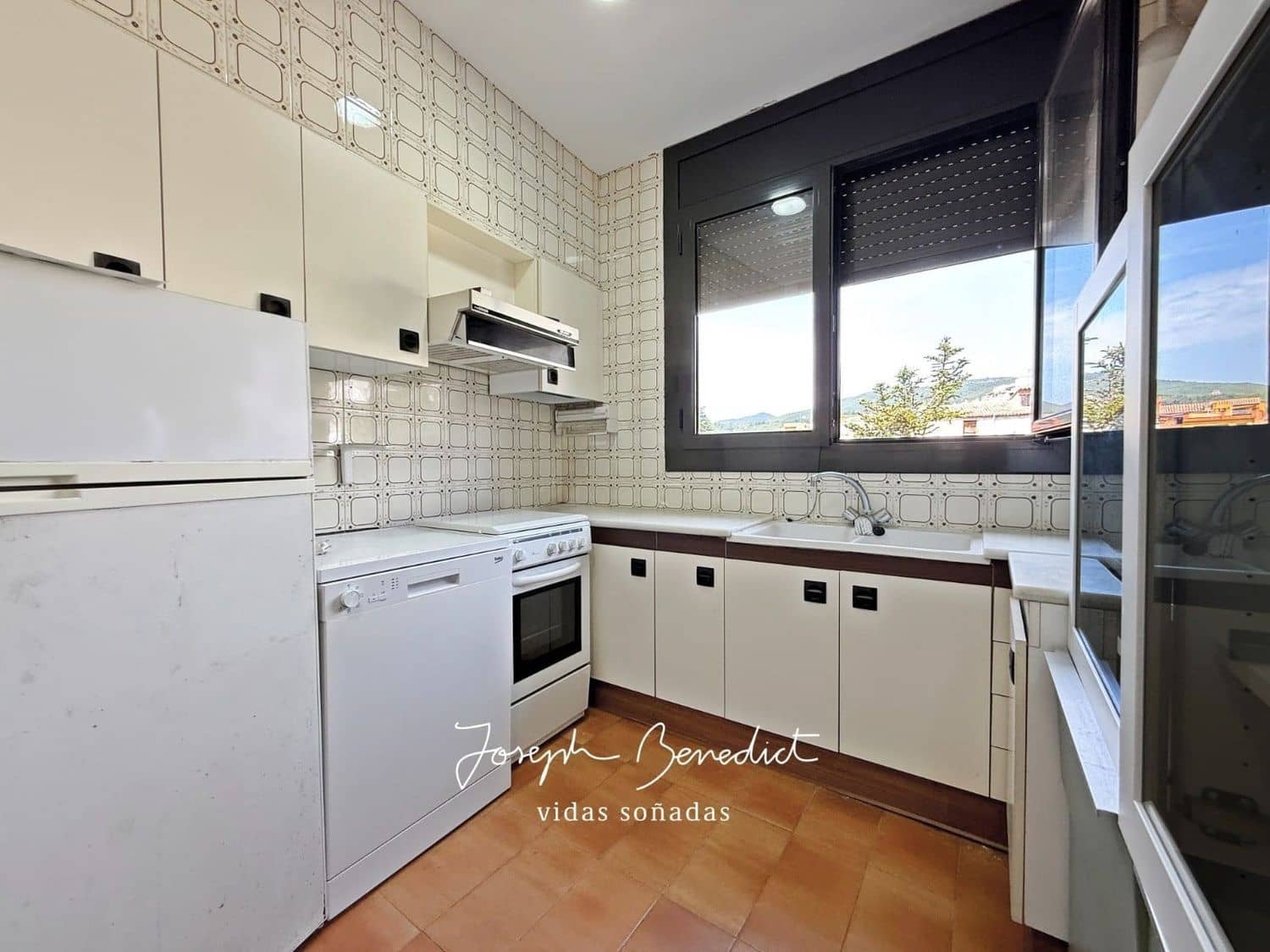 10 bedroom Townhouse for sale in Sant Quinti de Mediona with garage - € 400,000 (Ref: 9095059)