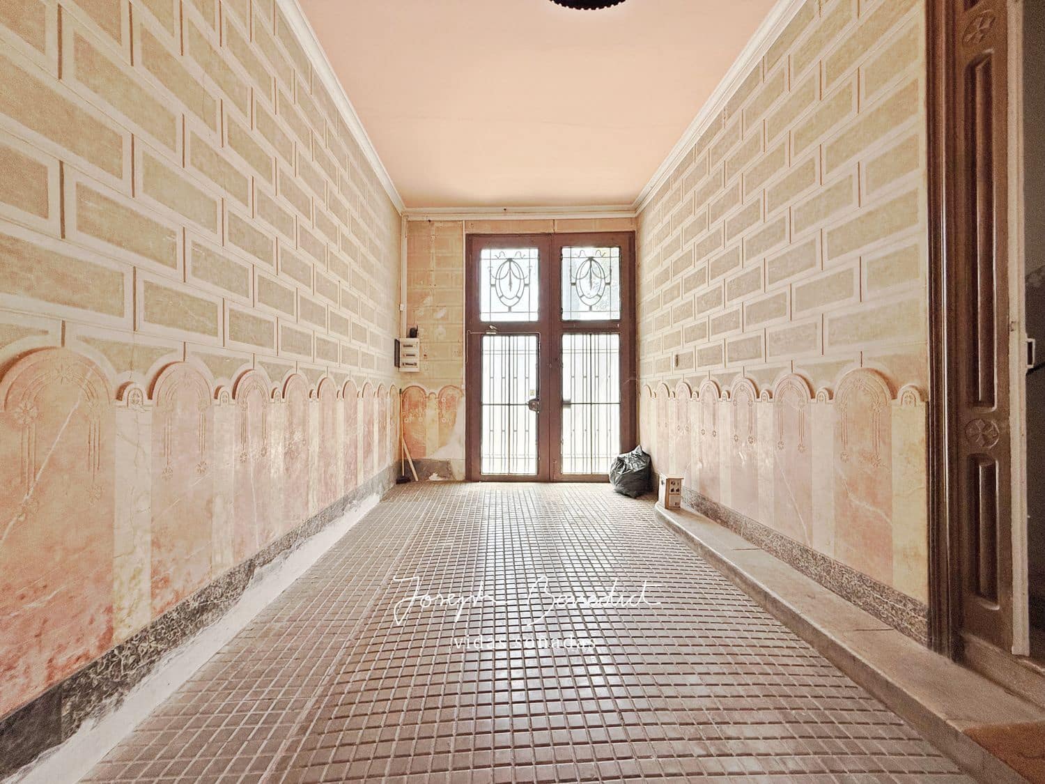 10 bedroom Townhouse for sale in Sant Quinti de Mediona with garage - € 400,000 (Ref: 9095059)