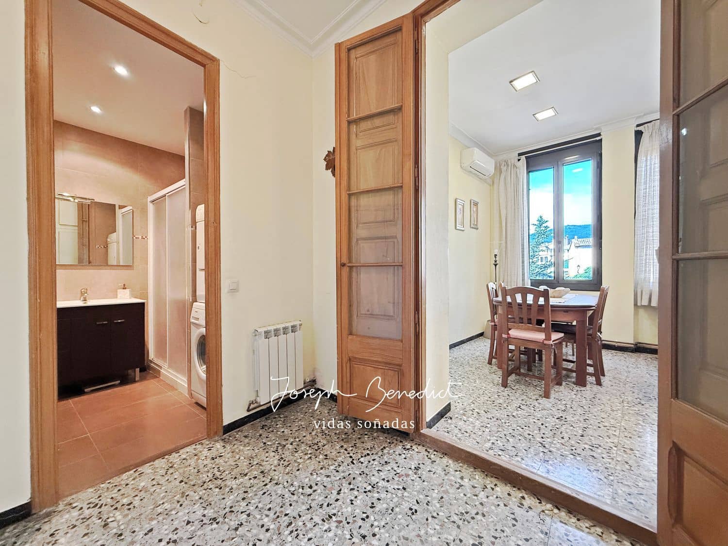 10 bedroom Townhouse for sale in Sant Quinti de Mediona with garage - € 400,000 (Ref: 9095059)