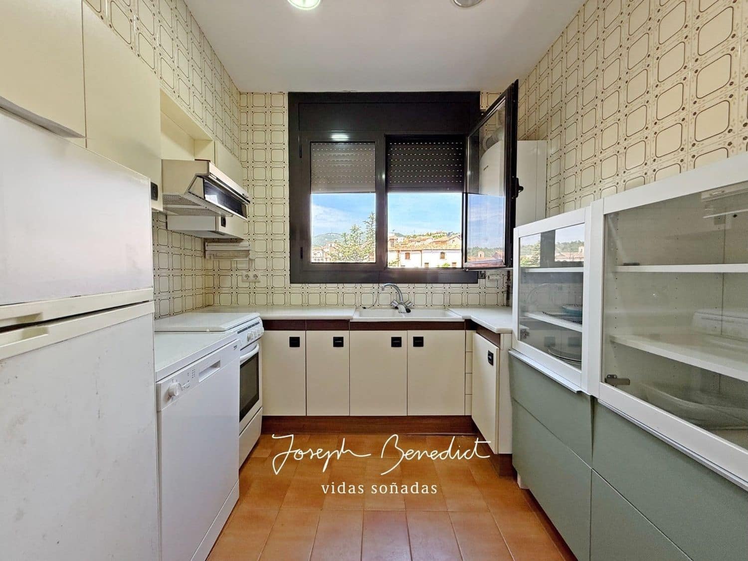 10 bedroom Townhouse for sale in Sant Quinti de Mediona with garage - € 400,000 (Ref: 9095059)